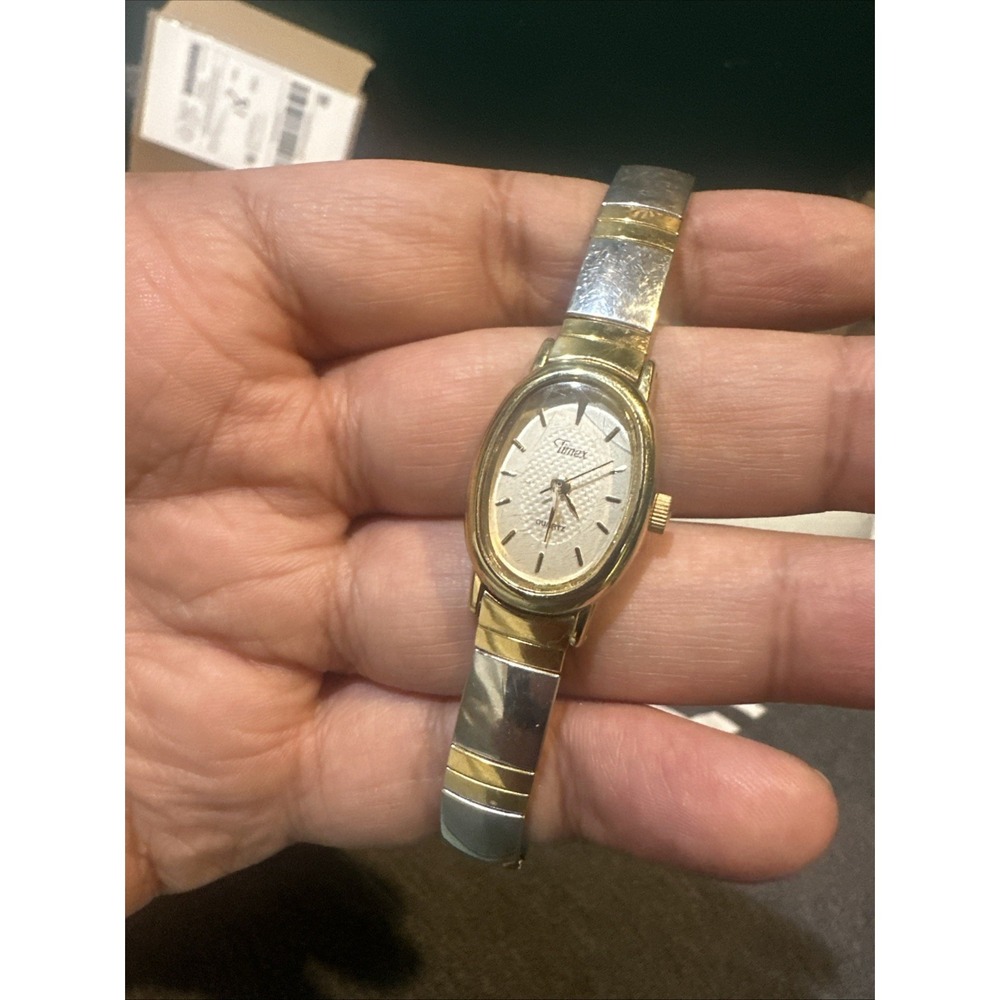 Works Vintage Timex Cavatina Quartz Two‎ Tone Ladies Watch Stretch 18mm Fit 7.5"